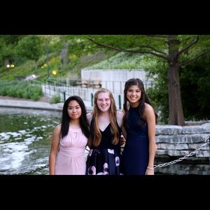 Meet your Posher, Elizabeth